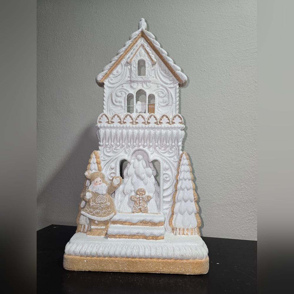 Large Gingerbread House Cupcakes and Cashmere
